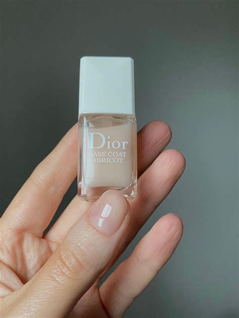 A Beauty Expert's Review of Dior's Cult Base Coat Abricot .